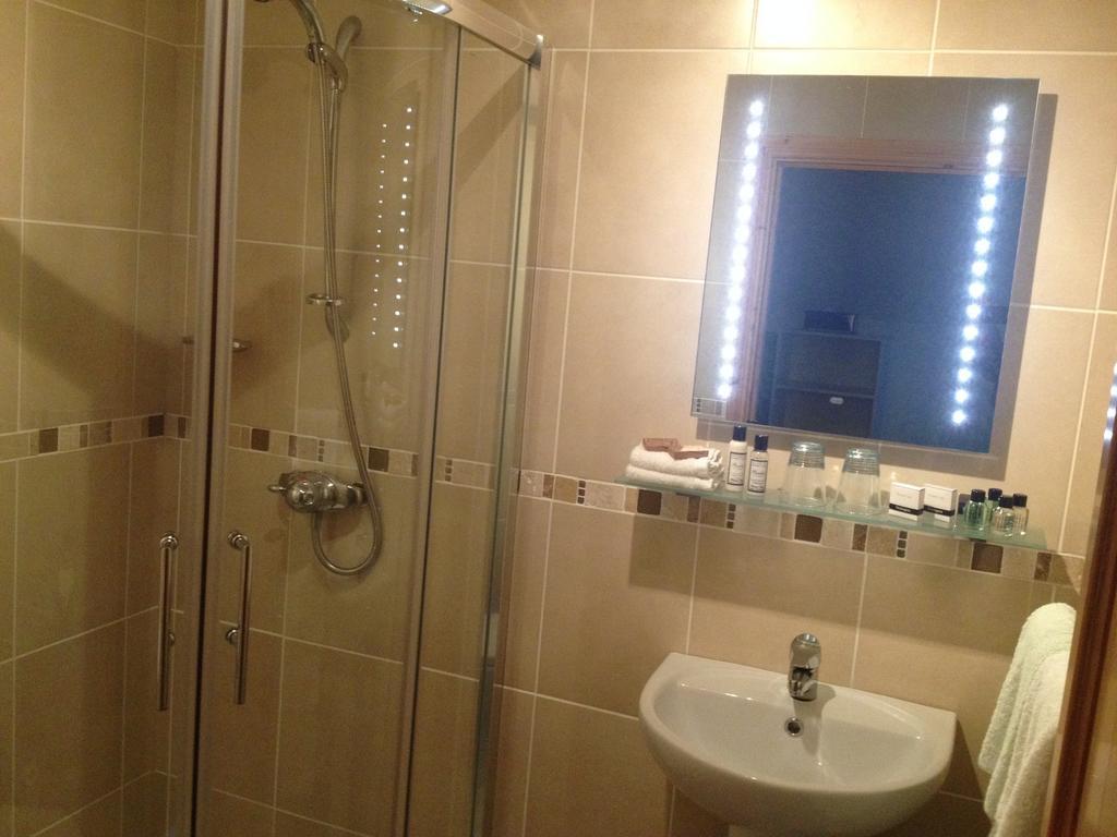Ardoran House Bed and Breakfast Αϊόνα Δωμάτιο φωτογραφία